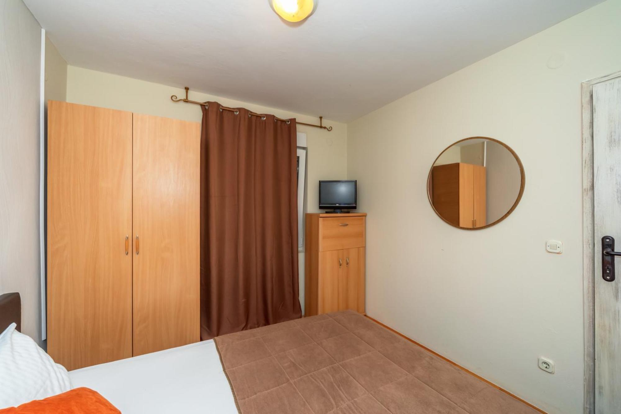 Apartments Pod Lozom With Seaview Petrovac Chambre photo